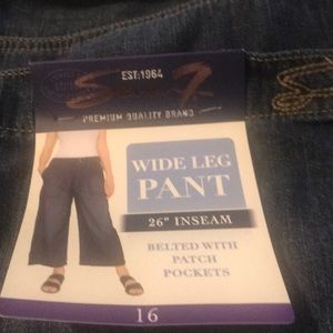Brand new wide leg ankle jeans